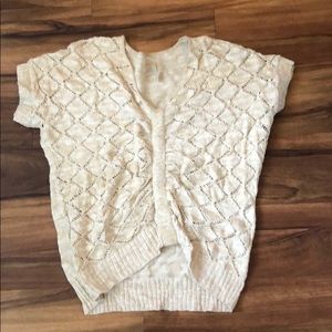 Short sleeve sweater